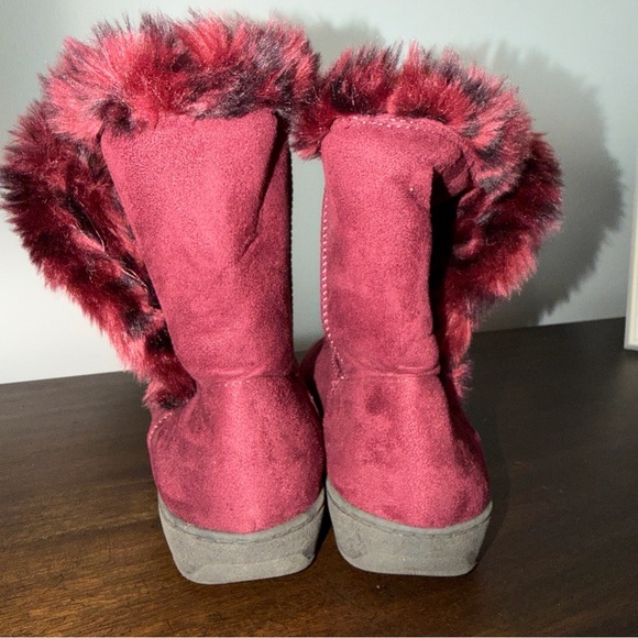 Vionic Fairfax Red Faux Fur Suede Winter Boots Ankle Booties Winter Size 9 - Picture 7 of 9